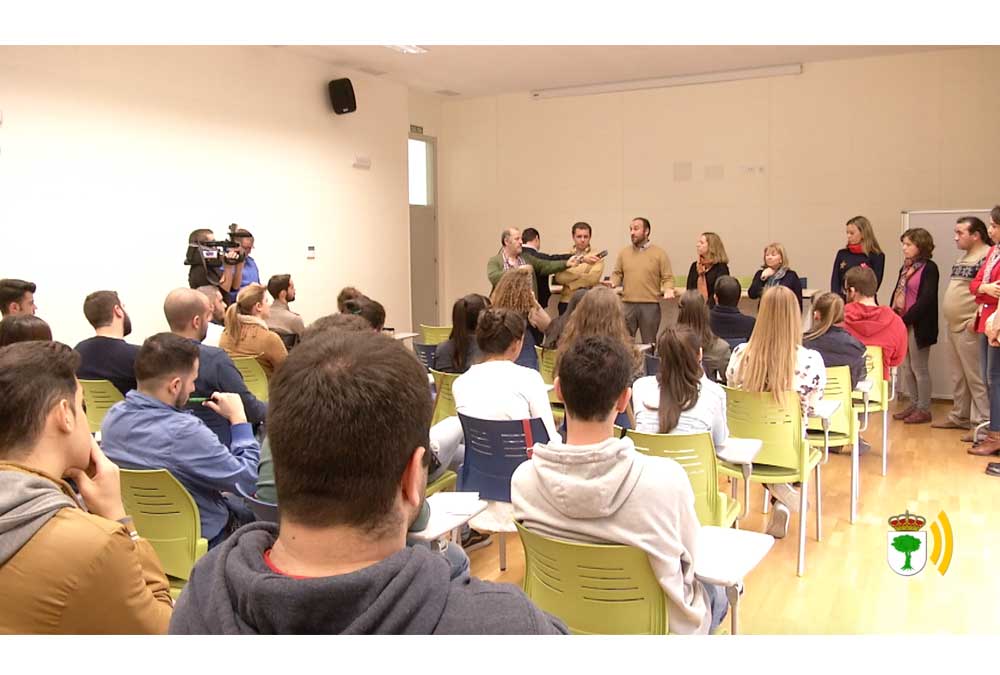 El alcalde visita a los alumnos de @prendizet