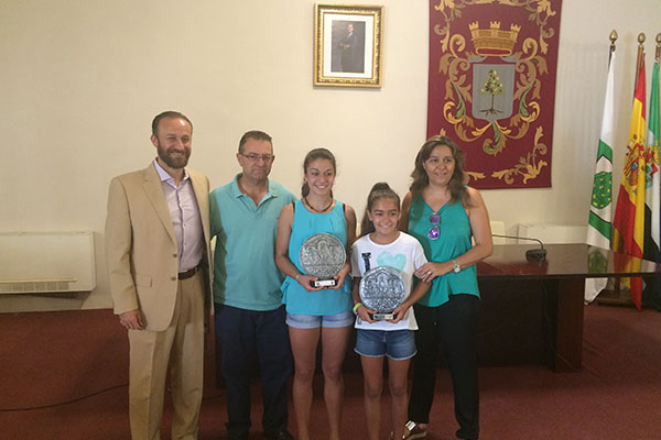 paola y marta karate